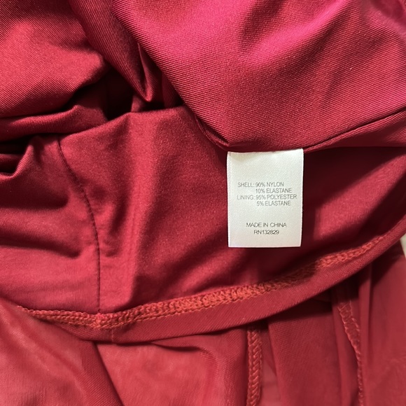 HAMPTON GOWN IN DEEP GARNET - Picture 16 of 16